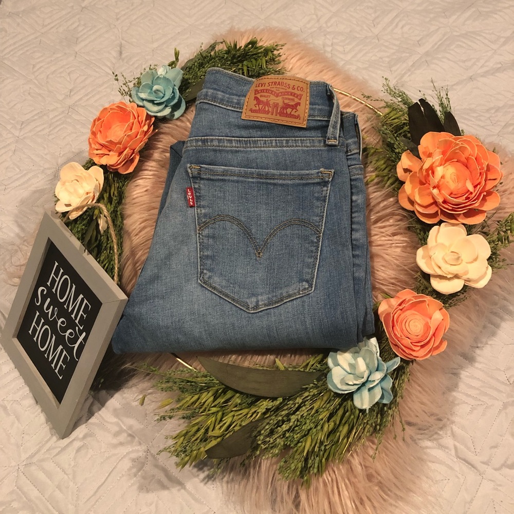 Levi’s size 27